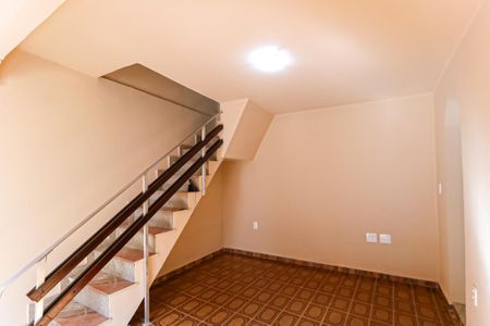 Sala de casa para alugar com 2 quartos, 105m² em Pilares, Rio de Janeiro
