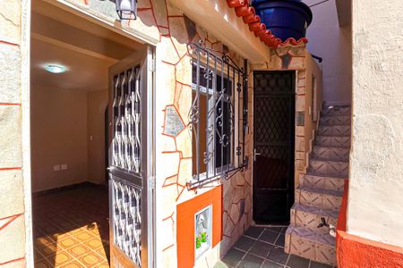 Entrada de casa para alugar com 2 quartos, 105m² em Pilares, Rio de Janeiro