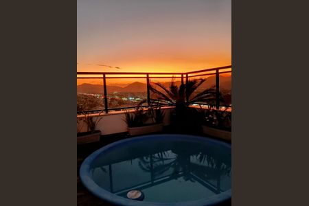 Apartamento para alugar com 180m², 3 quartos e 2 vagasVista