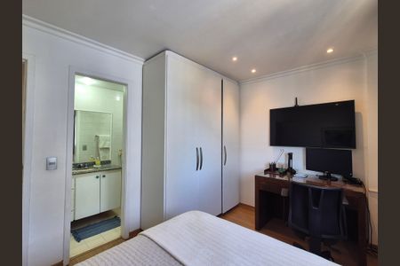 Apartamento para alugar com 180m², 3 quartos e 2 vagasSuíte 1