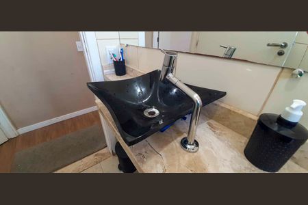 Apartamento à venda com 42m², 2 quartos e 1 vagaBanheiro Social