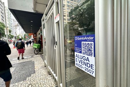 Apartamento à venda com 43m², 2 quartos e sem vaga Apartamento à venda com 43m², 2 quartos e sem vagaPlaquinha