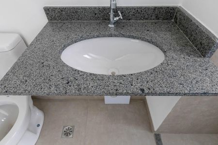 Banheiro de kitnet/studio à venda com 1 quarto, 28m² em Vila Buarque, São Paulo