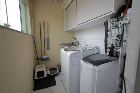 Apartamento à venda com 77m², 2 quartos e 1 vagaÁrea de Serviço