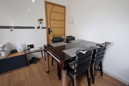 Apartamento à venda com 77m², 2 quartos e 1 vagaSala