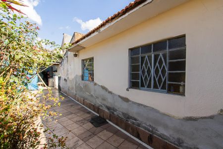 Casa à venda com 253m², 2 quartos e 2 vagasQuintal