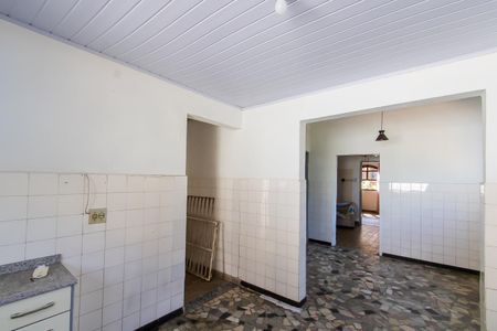 Casa à venda com 253m², 2 quartos e 2 vagasCozinha
