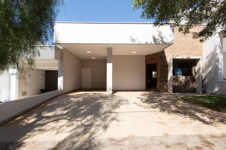 Casa de condomínio para alugar com 119m², 3 quartos e 3 vagas Casa de condomínio para alugar com 119m², 3 quartos e 3 vagasGarafem