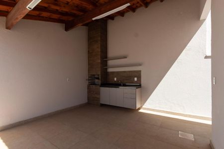 Casa de condomínio para alugar com 119m², 3 quartos e 3 vagas Casa de condomínio para alugar com 119m², 3 quartos e 3 vagasQuintal / Área gourmet