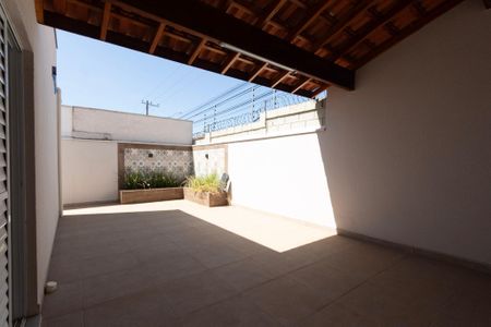 Casa de condomínio para alugar com 119m², 3 quartos e 3 vagas Casa de condomínio para alugar com 119m², 3 quartos e 3 vagasQuintal / Área gourmet