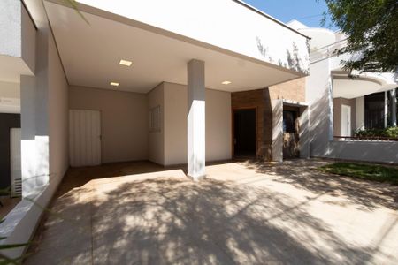 Casa de condomínio para alugar com 119m², 3 quartos e 3 vagas Casa de condomínio para alugar com 119m², 3 quartos e 3 vagasGarafem