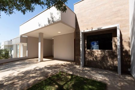 Casa de condomínio para alugar com 119m², 3 quartos e 3 vagas Casa de condomínio para alugar com 119m², 3 quartos e 3 vagasGarafem