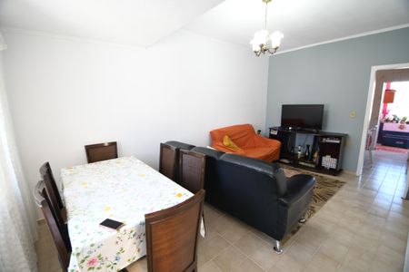 Casa à venda com 250m², 3 quartos e 2 vagasSala