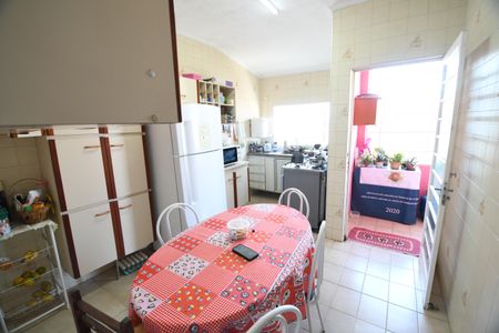 Casa à venda com 250m², 3 quartos e 2 vagasCozinha