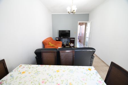 Casa à venda com 250m², 3 quartos e 2 vagasSala