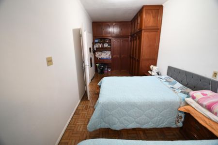 Casa à venda com 250m², 3 quartos e 2 vagasQuarto 2 - Suíte