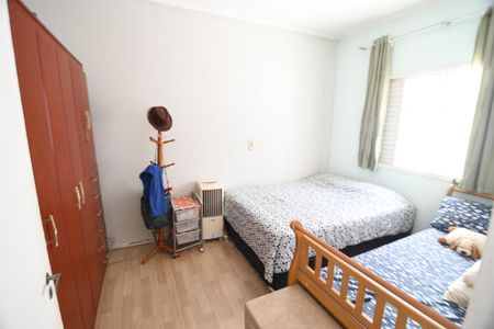 Casa à venda com 250m², 3 quartos e 2 vagasCasa 2 - Quarto