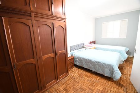 Casa à venda com 250m², 3 quartos e 2 vagasQuarto 2 - Suíte