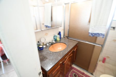 Casa à venda com 250m², 3 quartos e 2 vagasBanheiro 2