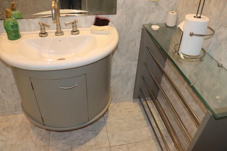 Casa de condomínio para alugar com 700m², 6 quartos e 4 vagasBanheiro da Suíte 1