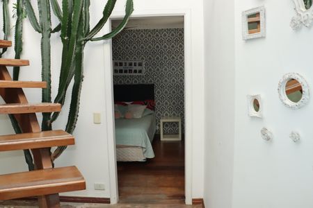 Casa de condomínio para alugar com 700m², 6 quartos e 4 vagasEscada