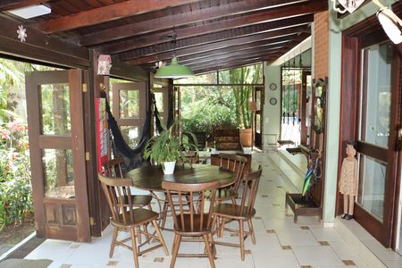 Casa de condomínio para alugar com 700m², 6 quartos e 4 vagasÁrea Gourmet