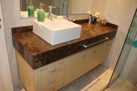 Casa de condomínio para alugar com 700m², 6 quartos e 4 vagasBanheiro da Suíte 5