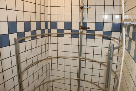 Casa de condomínio para alugar com 700m², 6 quartos e 4 vagasBanheiro da Área Gourmet