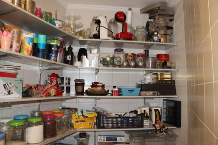 Casa de condomínio para alugar com 700m², 6 quartos e 4 vagasDespensa