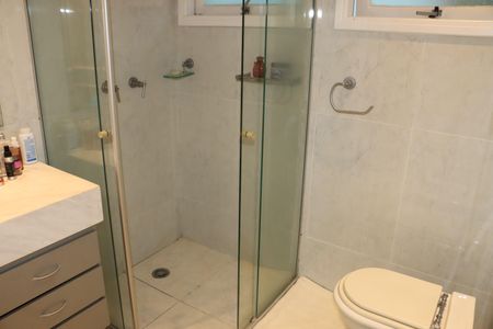 Casa de condomínio para alugar com 700m², 6 quartos e 4 vagasBanheiro da Suíte 6