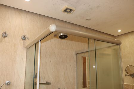 Casa de condomínio para alugar com 700m², 6 quartos e 4 vagasBanheiro da Suíte 3