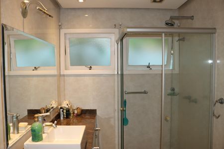 Casa de condomínio para alugar com 700m², 6 quartos e 4 vagasBanheiro da Suíte 5