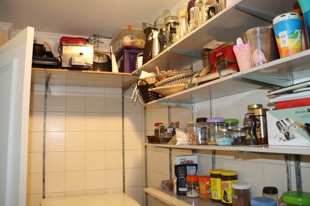 Casa de condomínio para alugar com 700m², 6 quartos e 4 vagasDespensa