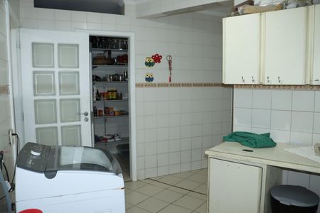Casa de condomínio para alugar com 700m², 6 quartos e 4 vagasÁrea de Serviço