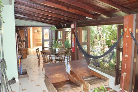 Casa de condomínio para alugar com 700m², 6 quartos e 4 vagasÁrea Gourmet