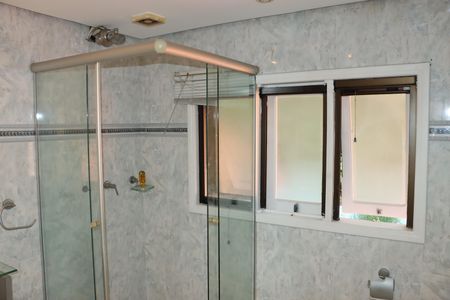 Casa de condomínio para alugar com 700m², 6 quartos e 4 vagasBanheiro da Suíte 1