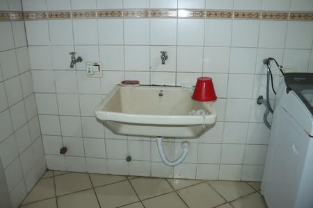 Casa de condomínio para alugar com 700m², 6 quartos e 4 vagasÁrea de Serviço