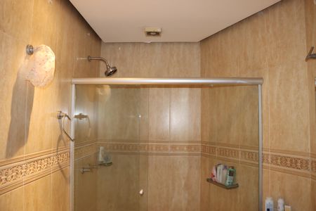 Casa de condomínio para alugar com 700m², 6 quartos e 4 vagasBanheiro da Suíte 2