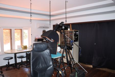 Casa de condomínio para alugar com 700m², 6 quartos e 4 vagasEscritório 