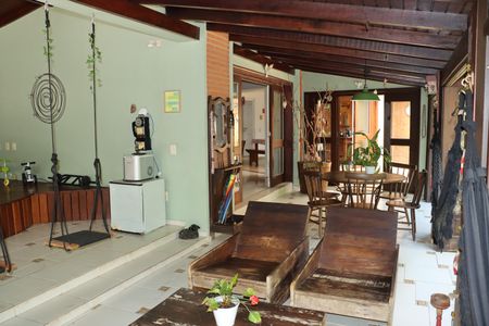 Casa de condomínio para alugar com 700m², 6 quartos e 4 vagasÁrea Gourmet