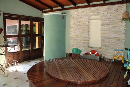 Casa de condomínio para alugar com 700m², 6 quartos e 4 vagasÁrea Gourmet