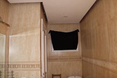 Casa de condomínio para alugar com 700m², 6 quartos e 4 vagasBanheiro da Suíte 2