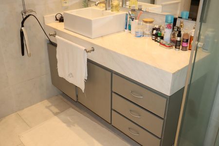 Casa de condomínio para alugar com 700m², 6 quartos e 4 vagasBanheiro da Suíte 6