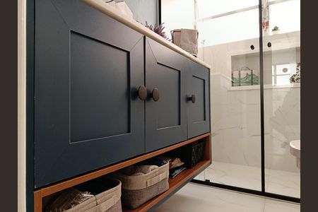 Apartamento à venda com 125m², 3 quartos e 1 vaga Apartamento à venda com 125m², 3 quartos e 1 vagaBanheiro social