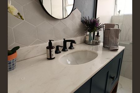 Apartamento à venda com 125m², 3 quartos e 1 vaga Apartamento à venda com 125m², 3 quartos e 1 vagaBanheiro social