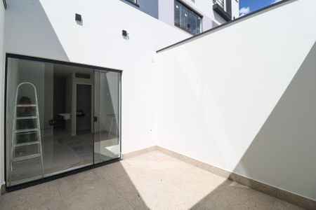 Casa à venda com 183m², 3 quartos e 2 vagas