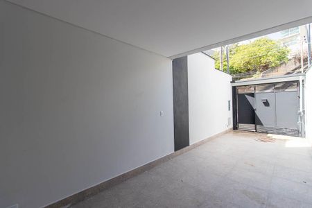 Casa à venda com 183m², 3 quartos e 2 vagas Casa à venda com 183m², 3 quartos e 2 vagasGaragem