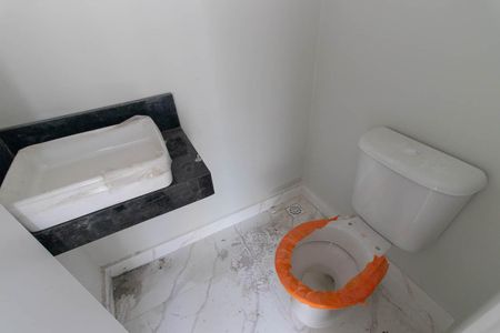 Casa à venda com 183m², 3 quartos e 2 vagas Casa à venda com 183m², 3 quartos e 2 vagasBanheiro de serviço