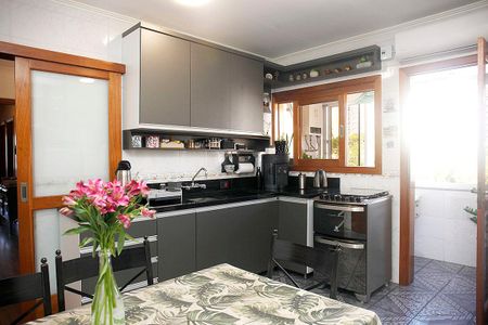 Apartamento à venda com 85m², 3 quartos e 2 vagasCozinha