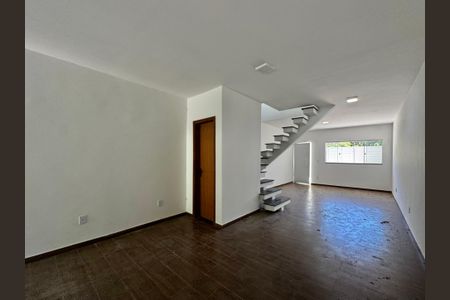 Casa de condomínio para alugar com 88m², 3 quartos e 1 vaga Casa de condomínio para alugar com 88m², 3 quartos e 1 vagaSala